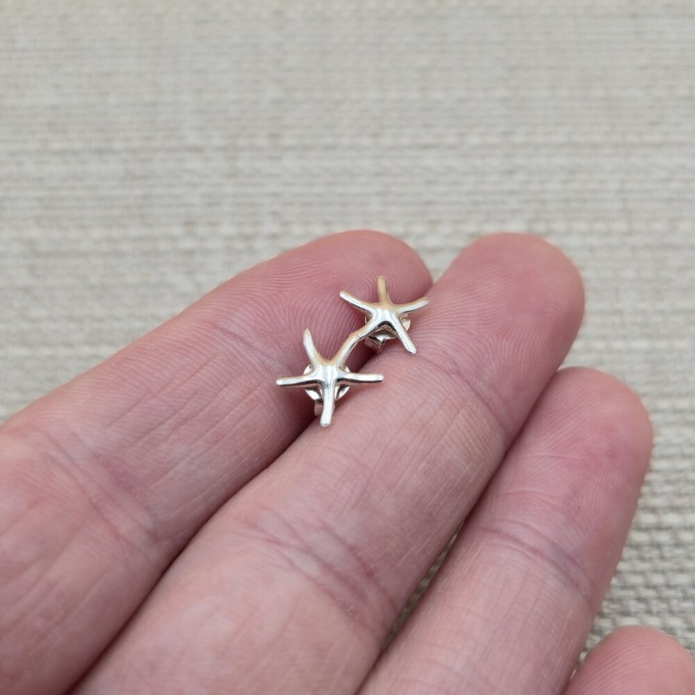 Sterling Silver Small Starfish Stud Earrings A5299 - Picture 2 of 5